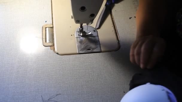 Mani Fogna Dressmaking Cucire Vestiti Sulla Macchina Cucire — Video Stock