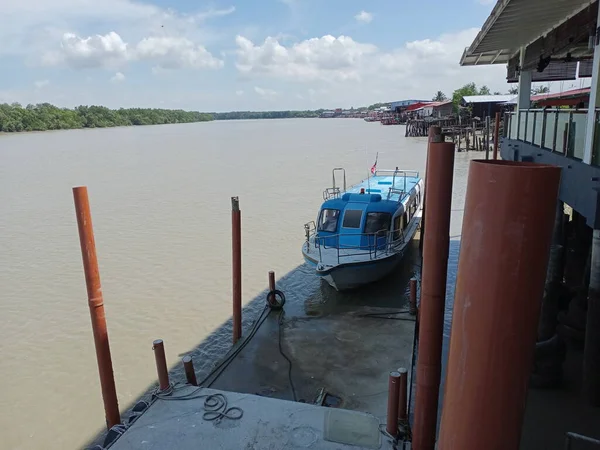 Perahu Nelayan Pelabuhan Sebuah Desa Nelayan Kecil Tepi Laut Laut — Stok Foto