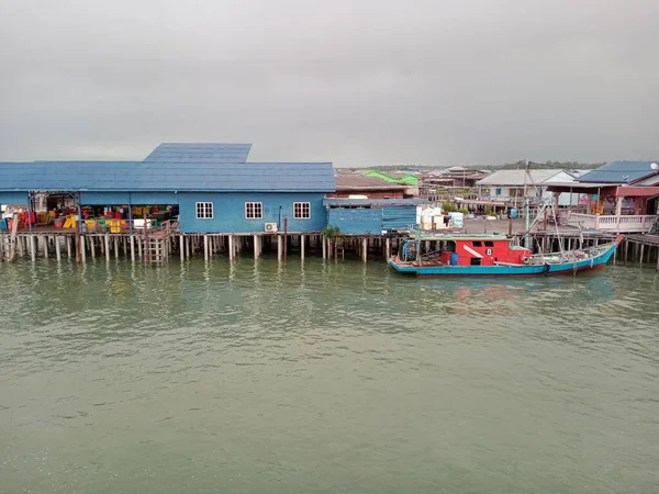 Barcos Pesca Puerto Pequeño Pueblo Pescadores Junto Mar Mar Agua —  Fotos de Stock