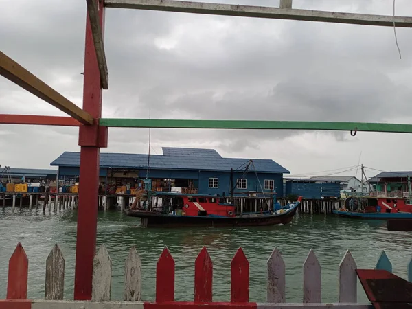 Barcos Pesca Puerto Pequeño Pueblo Pescadores Junto Mar Mar Agua — Foto de Stock