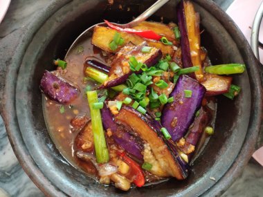 Patlıcan Claypot Akşam yemeği