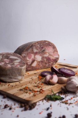 Patates salatalı et sosisi.