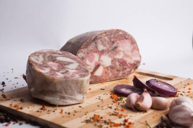 Patates salatalı et sosisi.