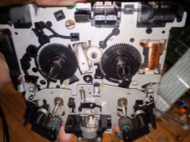 Kasetçaların bant çekme mekanizması. Teyp onarımı.