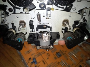 Kasetçaların bant çekme mekanizması. Teyp onarımı.