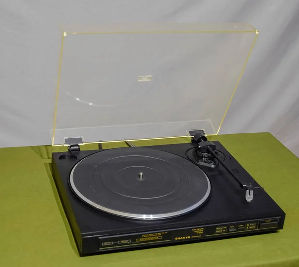 Krasnodar Russia November 2020 Sanyo Vinyl Player 老式模拟播放器转台 — 图库照片