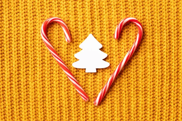 Candy Cane Heart Wooden Tree Middle Christmas Design Orange Knitted — Photo
