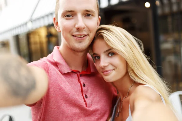 Smiling Beautiful Girl Her Boyfriend Casual Summer Clothes Happy Family — Zdjęcie stockowe