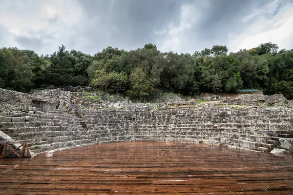 Arnavutluk dağları, göller, doğa ve deniz manzaraları