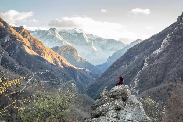 Arnavutluk dağları, göller, doğa ve deniz manzaraları