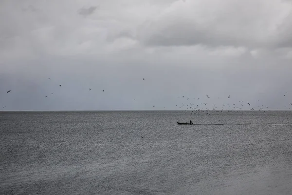 Montagnes, lacs, paysages albanais nature et mer — Photo