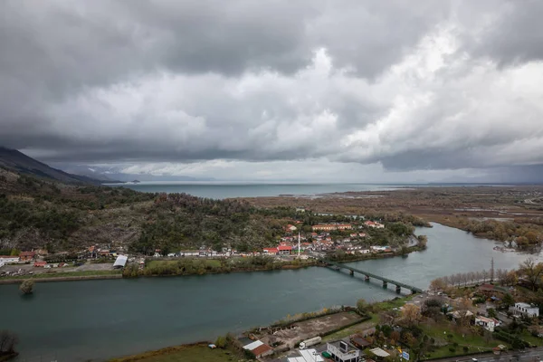 Arnavutluk dağları, göller, doğa ve deniz manzaraları