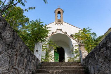 Eski El Molinar kasabasındaki terk edilmiş kilise, Villa de Ves, Albacete (İspanya))