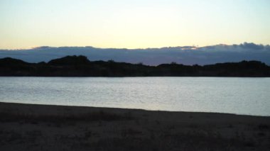 Valencia Albufera 'nın sakin sularında gün doğumu