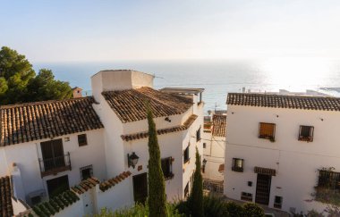 Eski Altea kasabasında (Alicante, İspanya) Beyaz Saray yüksekliğinde görünüm)