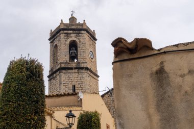 Llber kasabasında çanlı çan kulesi, (Alicante, İspanya).