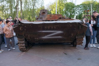 Vinnitsa. 5 Mayıs 2022 Ukrayna 'ya karşı savaş. Rus ganimet ekipmanları Ukrayna Silahlı Kuvvetleri tarafından yok edildi.