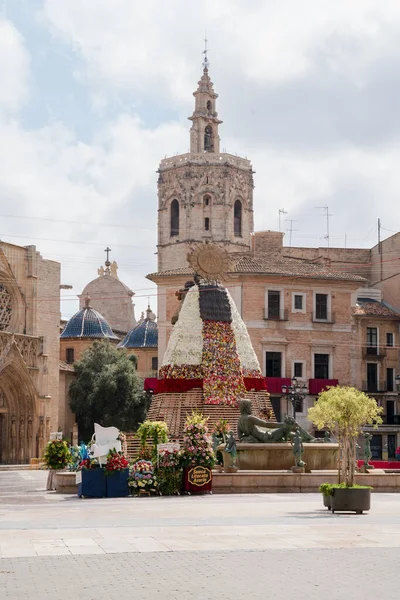 Valencia Spain September 2021 Flowers Put Blessed Virgin Mary Figurine — Stock Photo, Image