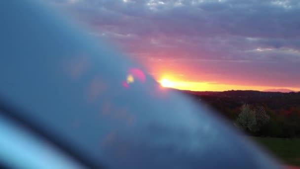 Pôr Sol Deslumbrante Visto Trás Carro Ambiente Rural — Vídeo de Stock