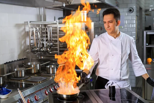 Close Chef Hands Cooking Food Fire Chef Burns Food Professional — Stock Photo, Image