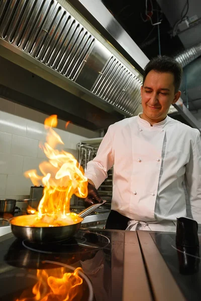 Close Chef Hands Cooking Food Fire Chef Burns Food Professional — Stock Photo, Image