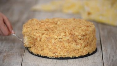 Ev yapımı kek Napolyon, poğaça kremalı pasta.