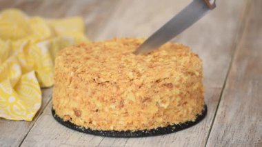 Napolyon 'un doğum günü pastasını keserken..