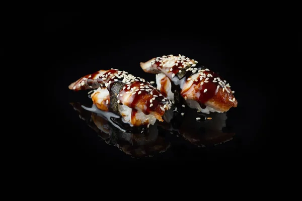 Geleneksel Lezzetli Unagi Yılanbalığı Nigiri Sushi Eel Sushi Siyah Arka — Stok fotoğraf