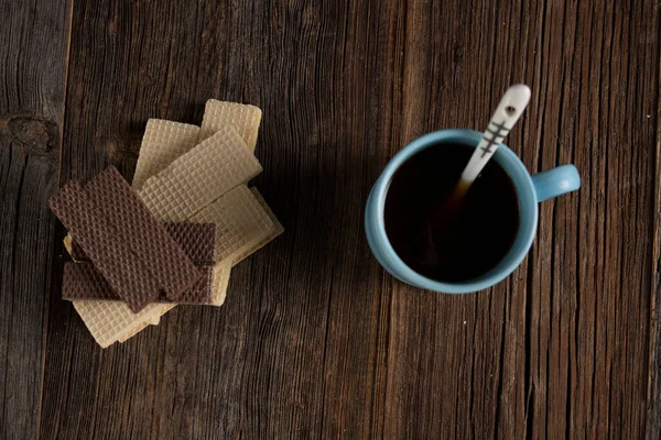 Gaufrette Sur Table Café Dans Une Tasse — Photo