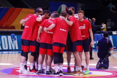 Saint-Petersburg, Rusya - 26 Kasım 2021: Basketbol, FIBA Basketbol Dünya Kupası 2023 elemeleri, Rusya - İtalya. Viacheslav Zaitsev, Vladimir Ivlev, Anton Astapkovich, Sergey Toropov