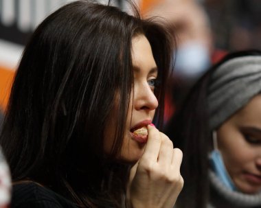 Zenit taraftarları, Zenit ve UNICS arasında Saint Petersburg 'daki Sibur Arena' da oynanan VTB Birleşik Lig basketbol karşılaşmasında eylem halinde görüldü.