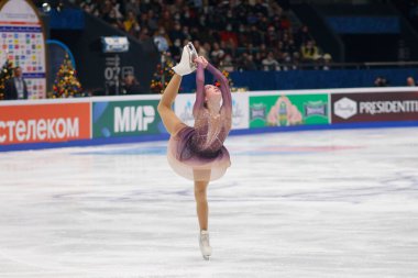 Saint Petersburg, Rusya - 25 Aralık 2021: Rus milli takımı 2022 Artistik Patinaj. Kadınlar - Serbest Paten. Anastasia Morozova.