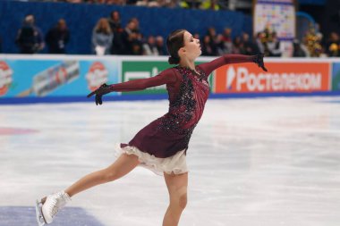 Saint Petersburg, Rusya - 25 Aralık 2021: Rus milli takımı 2022 Artistik Patinaj. Kadınlar - Serbest Paten. Anna Shcherbakova