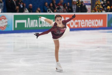 Saint Petersburg, Rusya - 25 Aralık 2021: Rus milli takımı 2022 Artistik Patinaj. Kadınlar - Serbest Paten. Anna Shcherbakova