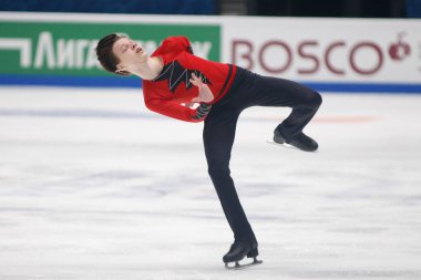 Saint Petersburg, Rusya - 24 Aralık 2021: Rus milli takımı 2022 Artistik Patinaj. Erkekler Serbest Patinaj. Gleb Lutfullin