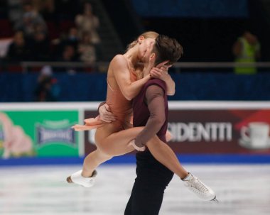 Saint Petersburg, Rusya - 24 Aralık 2021: Rus milli takımı 2022 Artistik Patinaj. Buz dansı. Alexandra Stepanova, Ivan Bukin, kazanan