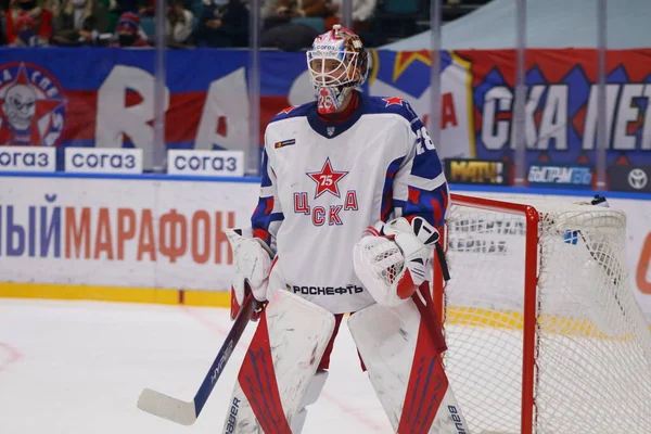 CSKA Moskova 'dan İvan Fedotov (28), SKA Saint Petersburg ile CSKA Moskova arasındaki Kontinental Hokey Ligi' nin 2021-22 KHL normal sezonunda Buz Spor Sarayı 'nda görüldü.