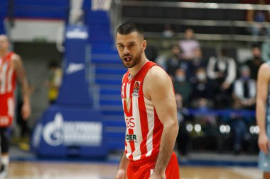 Saint Petersburg, Rusya - 03 Aralık 2021: Basketbol. Euroleague 2021-2022, BC Zenit vs Crvena Zvezda. Basketbol kulübünün oyuncusu.
