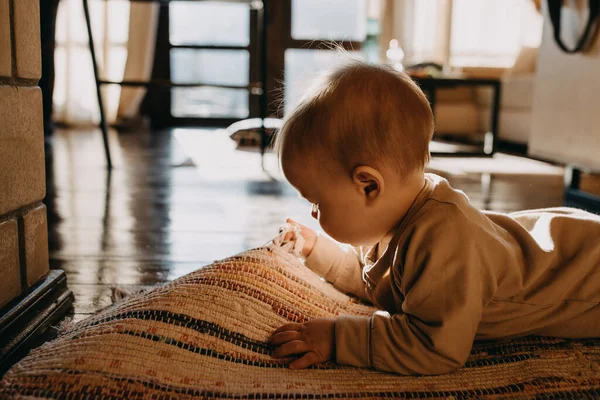 Little Baby Lying Floor Home Sun Light Playing Carpet — Stock Photo, Image