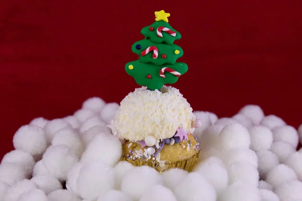 Bolo Copo Natal Para Celebração Fundo Vermelho — Fotografia de Stock