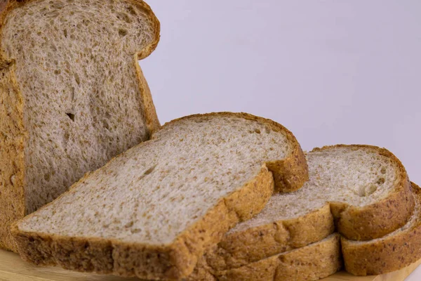 Целый Хлеб Пшеницы Белом Фоне — стоковое фото