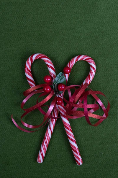 Canne Bonbons Rouge Pour Décoration Noël Sur Fond Vert — Photo