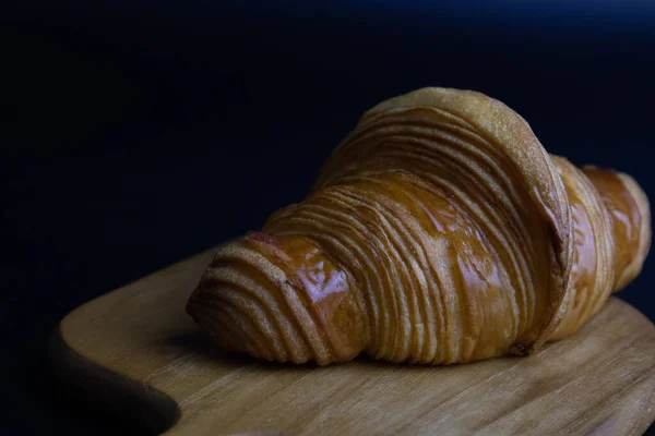 Francia Kenyér Croissant Frissen Kemencéből Ropogós Puha Belül — Stock Fotó
