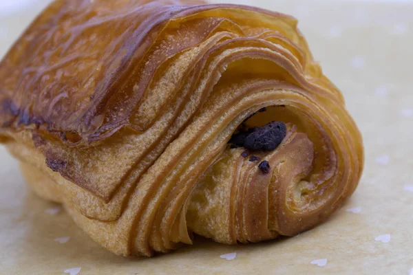 Franska Bakverk Croissants Chocolat Vit Bakgrund — Stockfoto