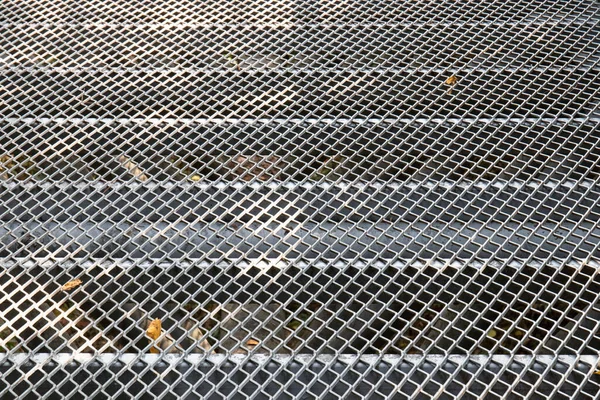 Arkaplan için Genişletilmiş Metal 'e bakılıyor