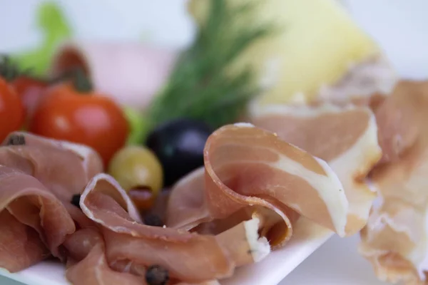 Cold Cut Platter Uncooked Ham Cheese Marinated Olives — 스톡 사진