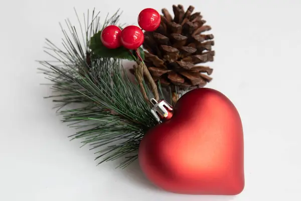 Christmas Hanging Heart Shape Green Fir Red Berries Pine Cone — Φωτογραφία Αρχείου