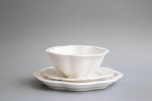Белая Чаша Белая Тарелка Светло Сером Фоне — стоковое фото