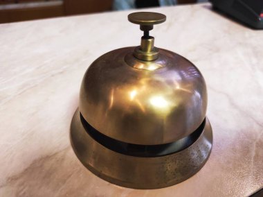 Bell Oteli resepsiyonda.