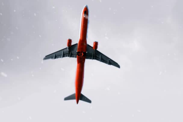 Filmación Avión Rojo Nieve Nubes — Vídeos de Stock